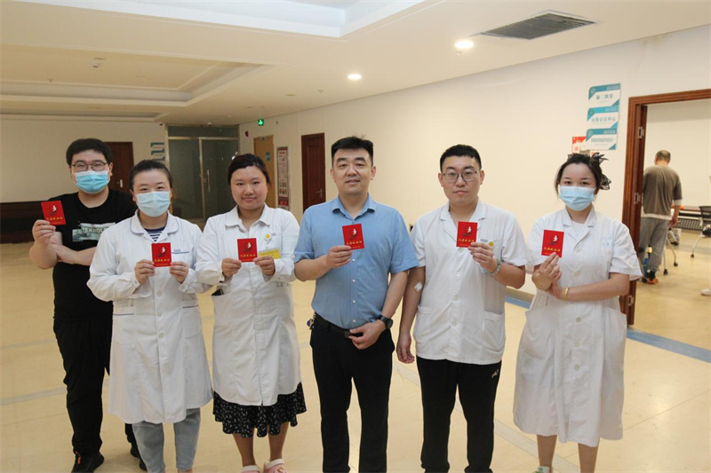 无偿献血 “医”不容辞——市口腔医院开展无偿献血活动