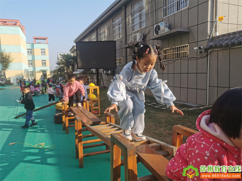 快乐攀爬，乐享童年——单集镇中心幼儿园大一班户外攀爬活动