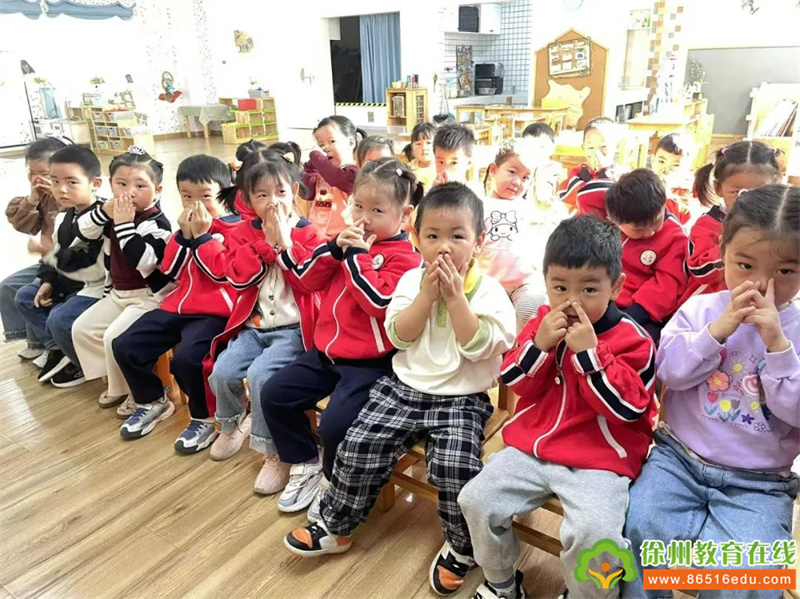 从头动到脚——沈场实验幼儿园小班组10月主题系列活动