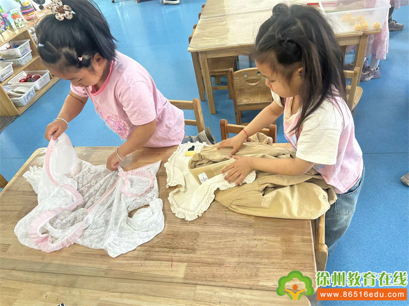 单集镇中心幼儿园：巧手能自理，成长我独立