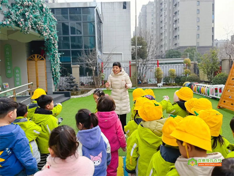 学习雷锋好榜样 争做爱心小天使——新元幼儿园雷锋日主题活动