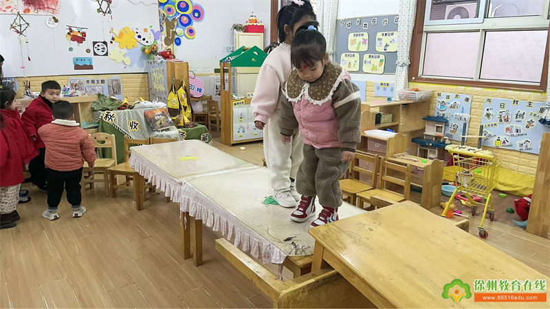 室外阴雨天 室内乐翻天——贾汪区团结幼儿园阴雨天体格锻炼活动