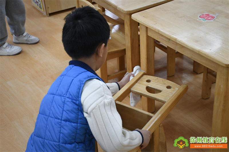 菁幼：我们永远学雷锋