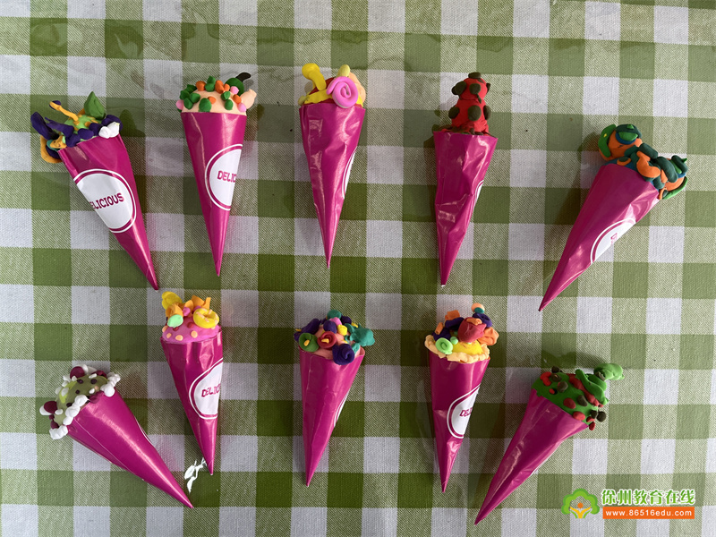 单集镇中心幼儿园：大二班橡皮泥创意手工活动