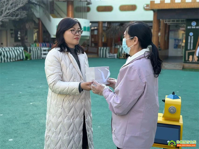 跟党奋进新征程 巾帼建功新时代——泉山区机关幼儿园妇女节主题活动