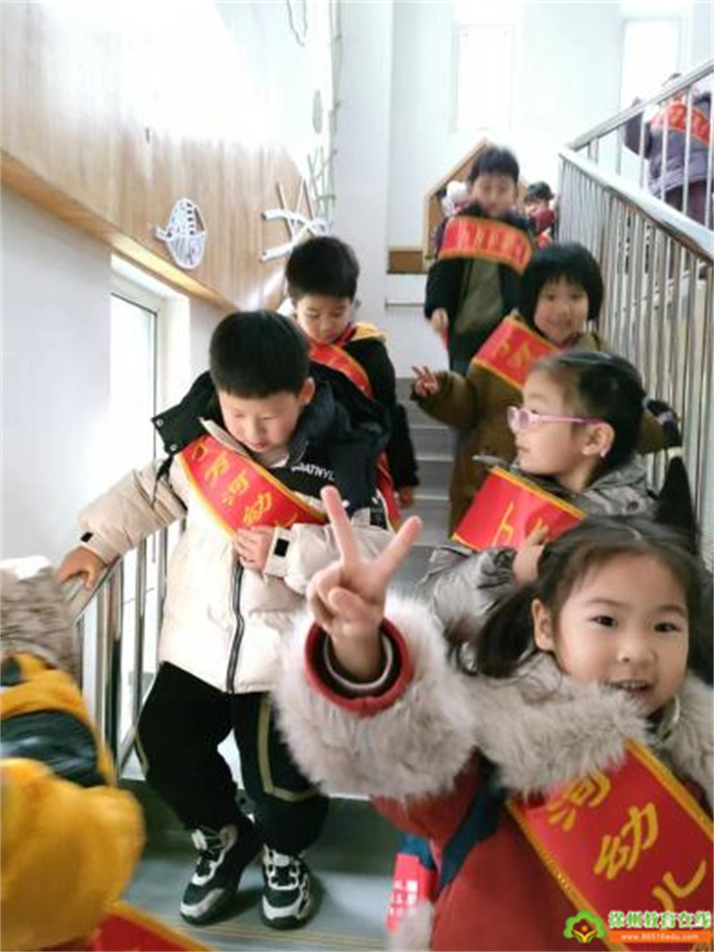 争做小雷锋安全宣讲进社区|丁幼大班联合刘楼党群服务中心“学雷锋”安全巡讲进社区活动