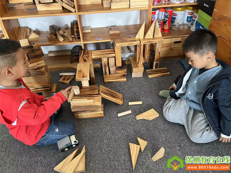 我是小小建筑师——单集镇中心幼儿园中二班积木搭建活动