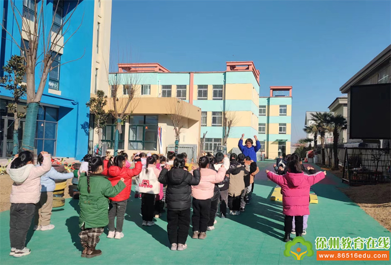 单集镇中心幼儿园：“别”样教师 “童”样精彩