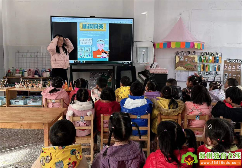 临“震”不慌，安全“童”行——单集镇贺庄幼儿园防震安全主题活动