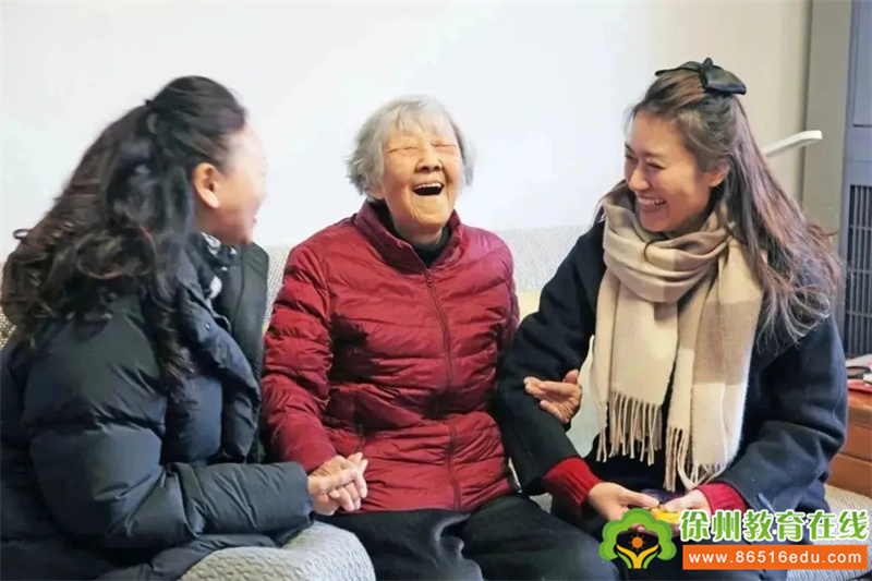 心系教育显初心，走访慰问送关怀——公园巷幼儿园慰问退休老园长